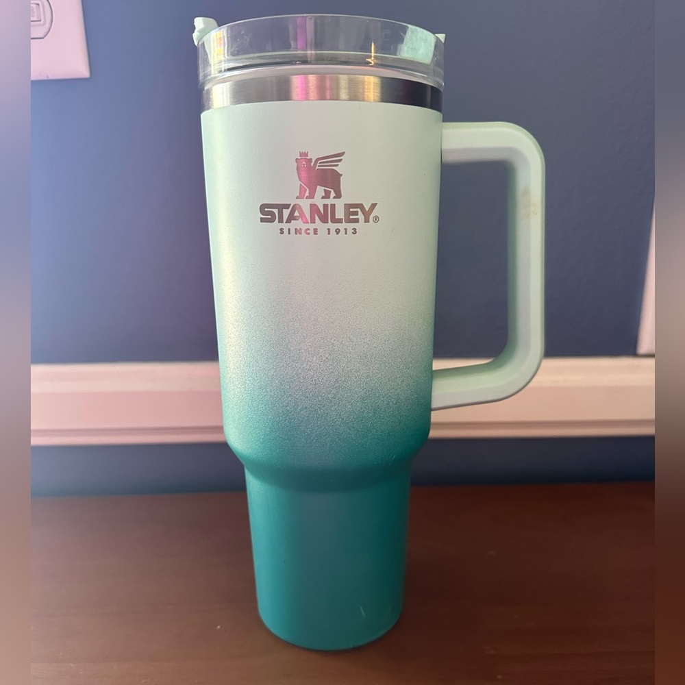 Stanley 40oz Quencher Target special Bay Ombre